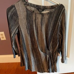 Quarter sleeve dress shirt